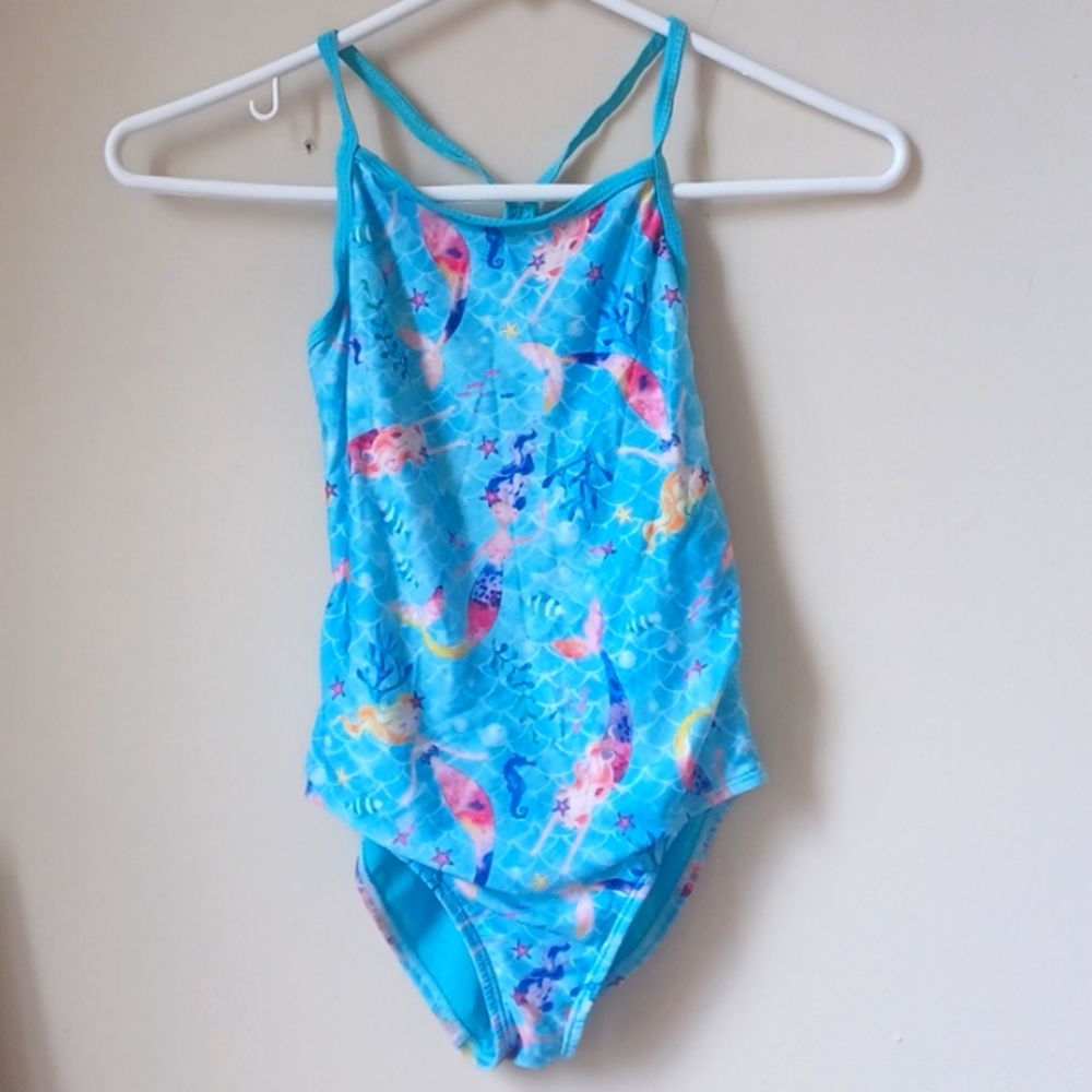 Girl swimsuit